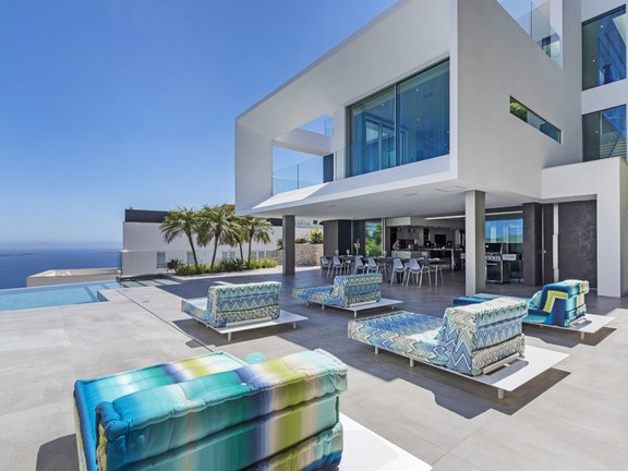 Einzigartige moderne Villa mit spektakulärem Blick in Siesta (Ibiza)