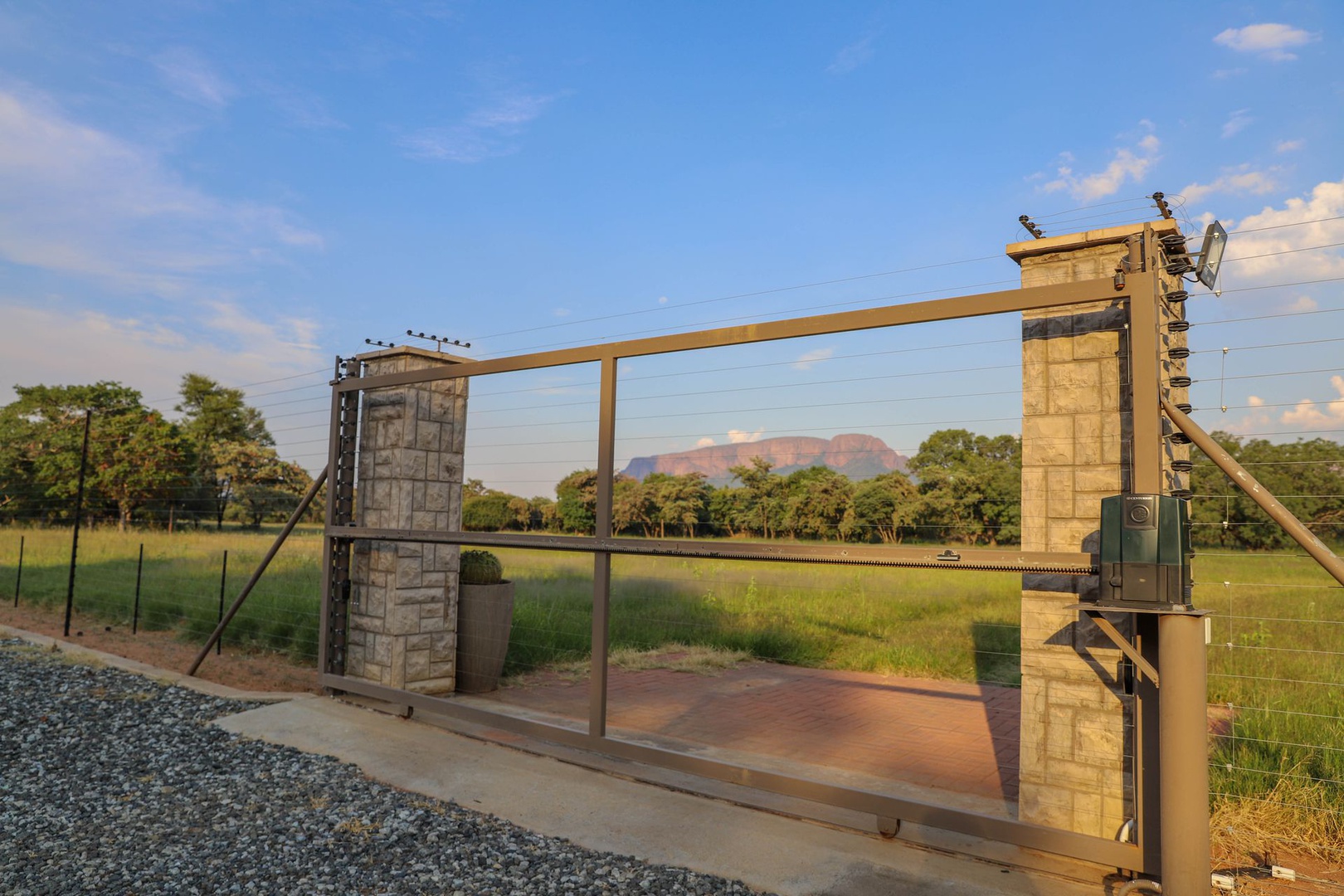 Land in Thabazimbi Rural - Entrance gate to the manor