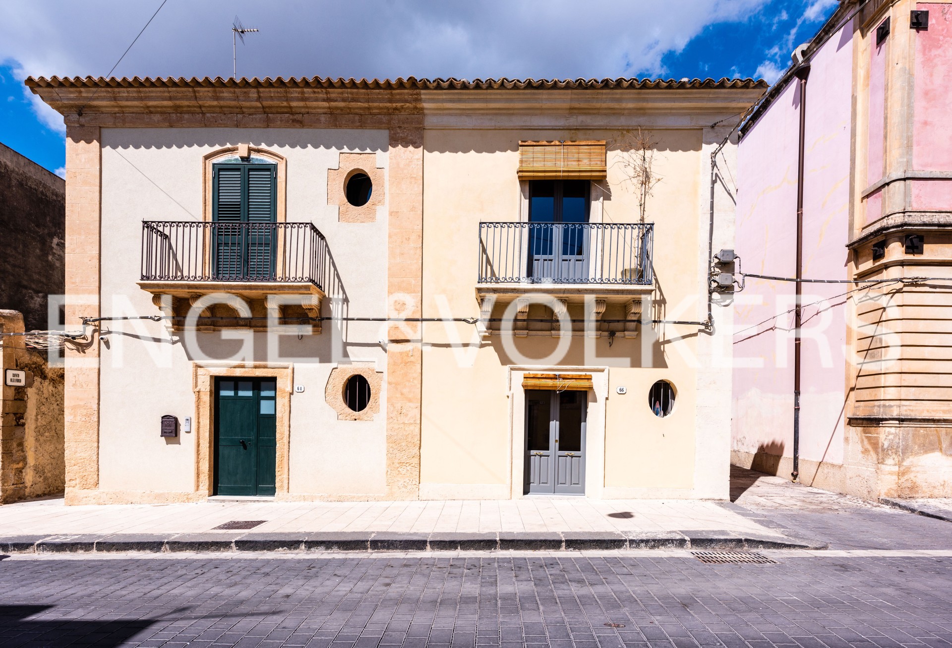 Semi Detached House With Terrace In