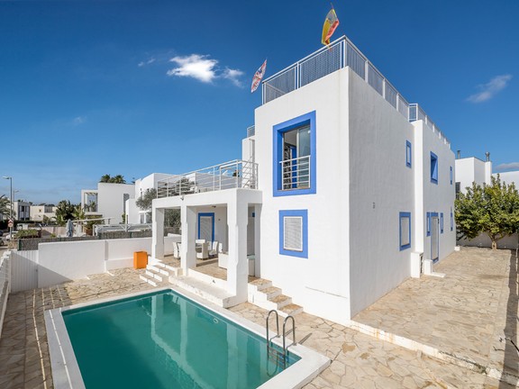 Villa mit Pool im Zentrum von Santa Gertrudis (Ibiza)