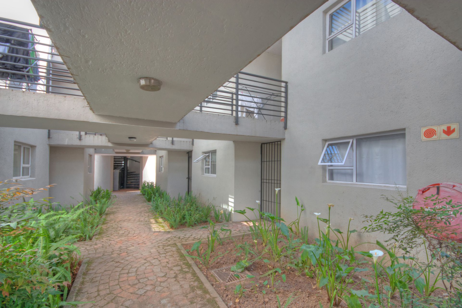Warm 1 Bed For Sale In The Heart of Sandton