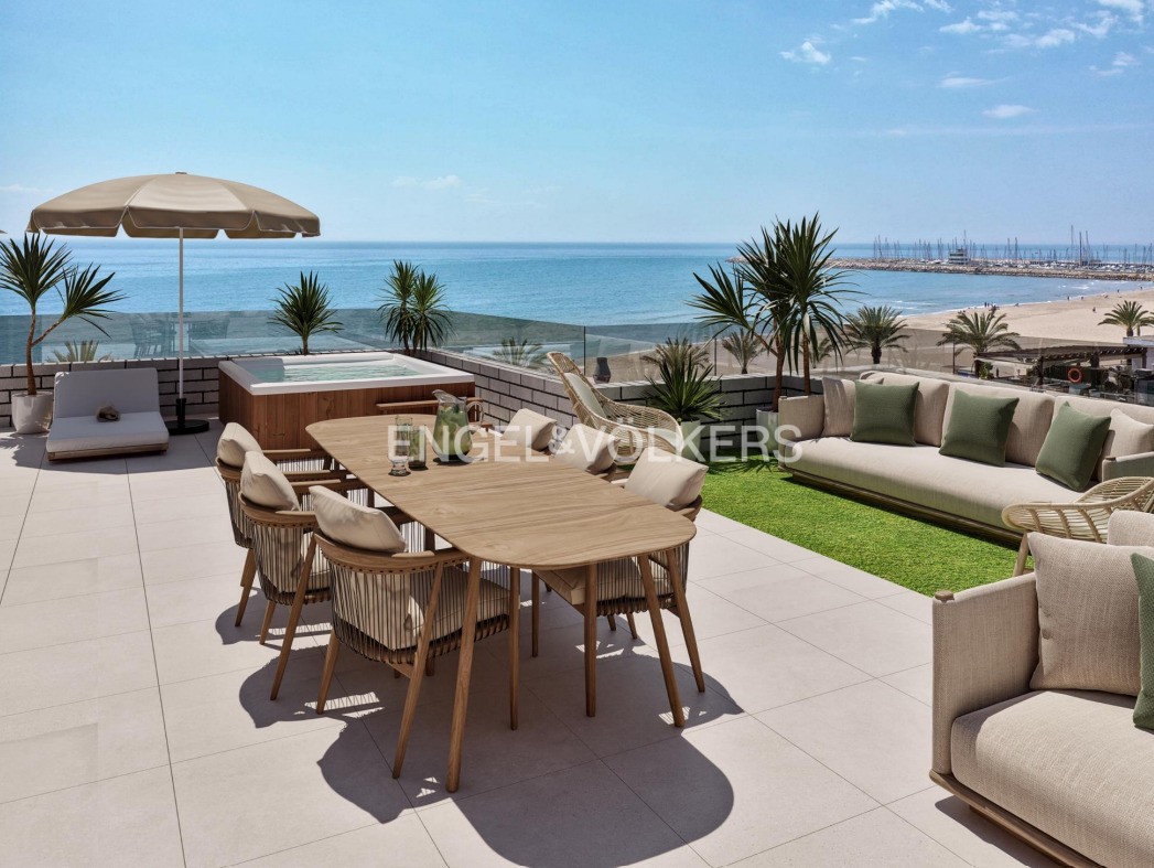Ático dúplex vistas mar con terrazas de 58 m2