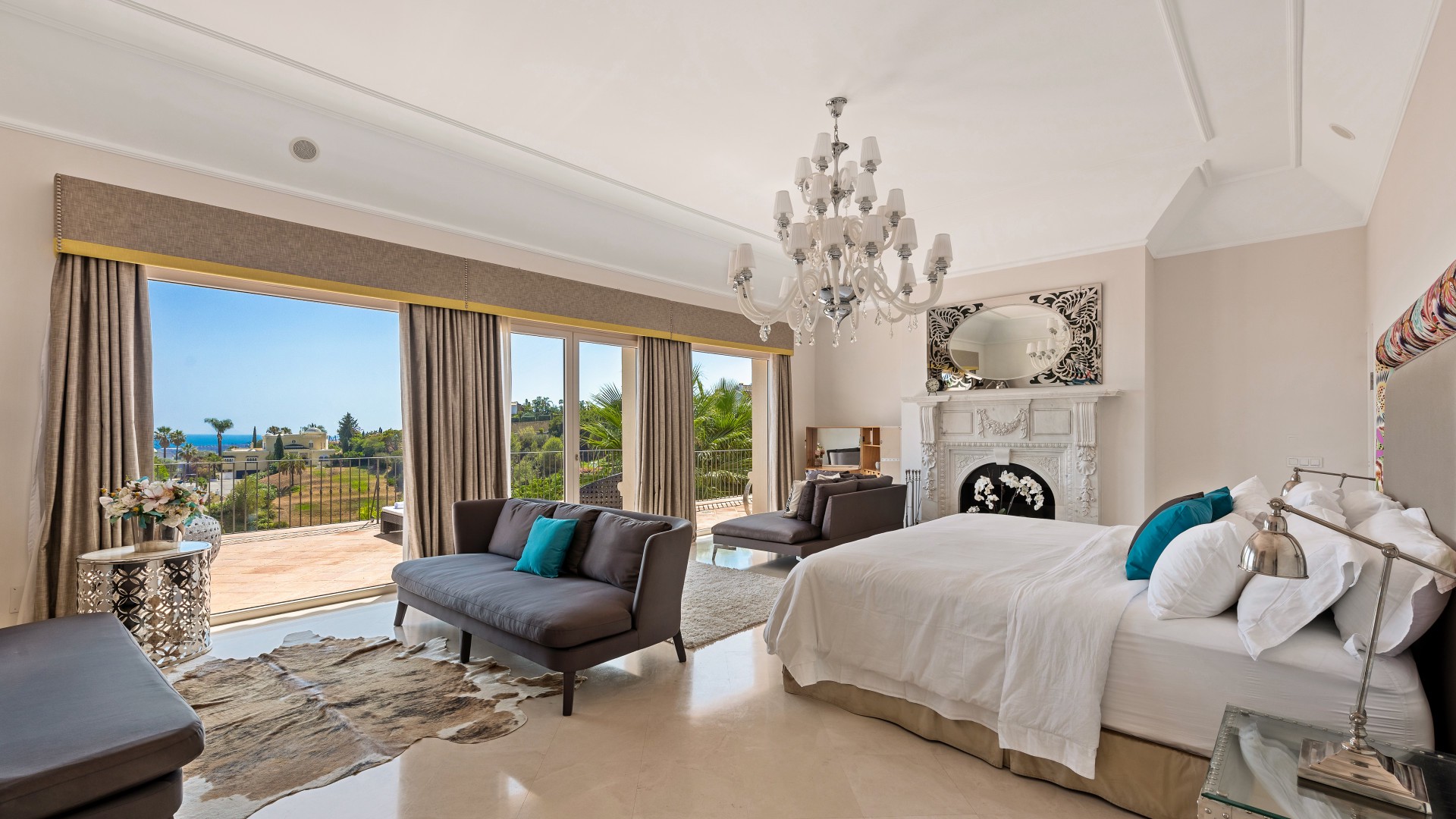 Impresionante Villa con espectaculares Vistas al Mar en el reconocido Marbella Hill Club. Precio: a partir 15.000€ por semana