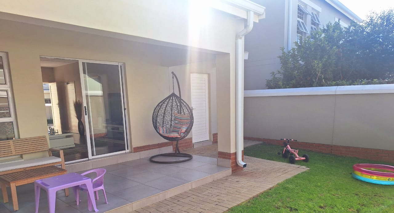 Beautiful 3 beds 2 baths Townhouse in Fourways