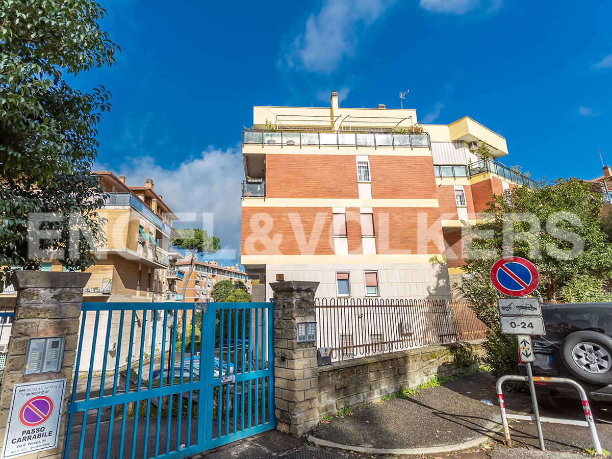 Apartment in Tufello - Monte Sacro - Nuovo Salario - Talenti - Building