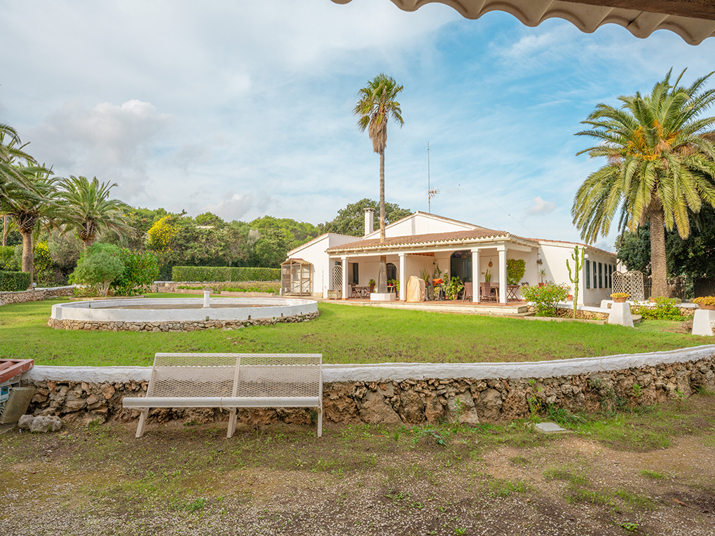 Finca rústica con casa principal, piscina y anexos en Alcaufar, Menorca