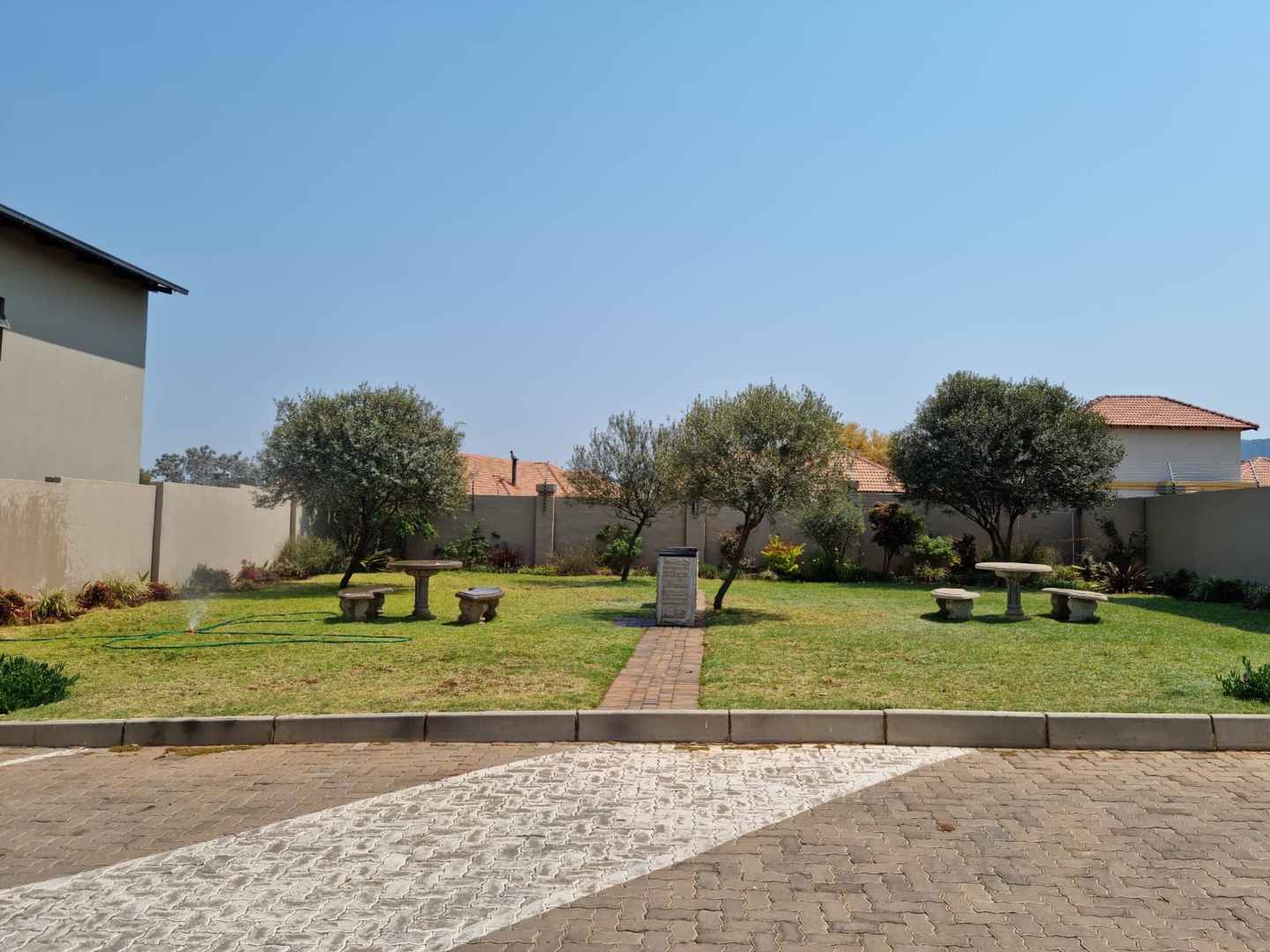 Apartment in Gateway Manor - Park areas with braai facility