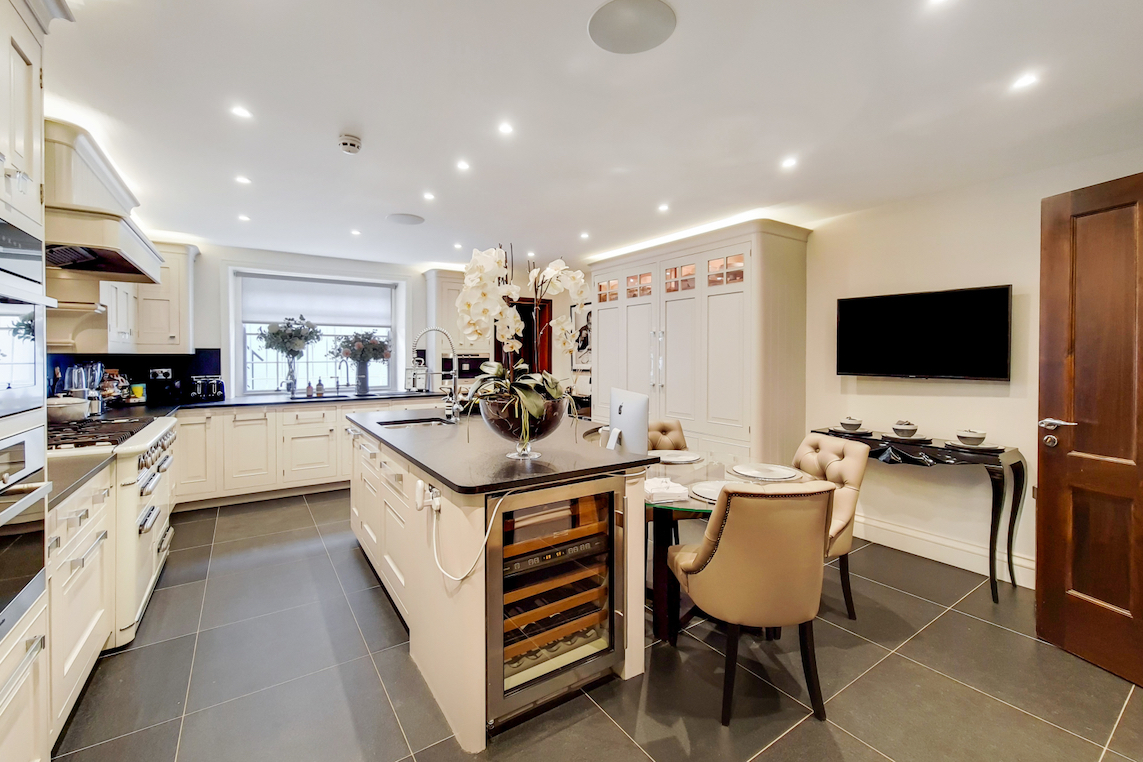 House in Kensington and Chelsea - Kitchen