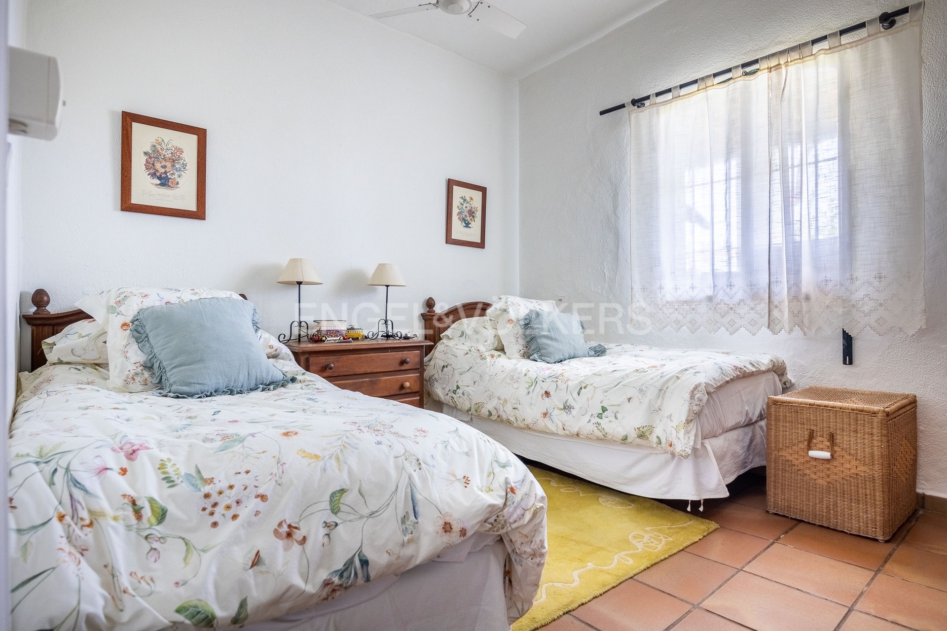 Casa en Burguillos - Dormitorio dobles camas individuales.