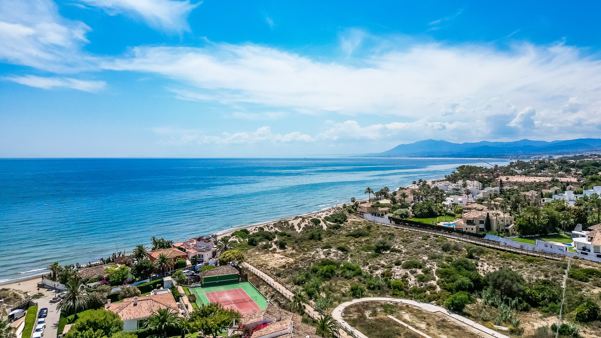 Costabella: Oportunidad de inversión a un paso de la playa y los servicios