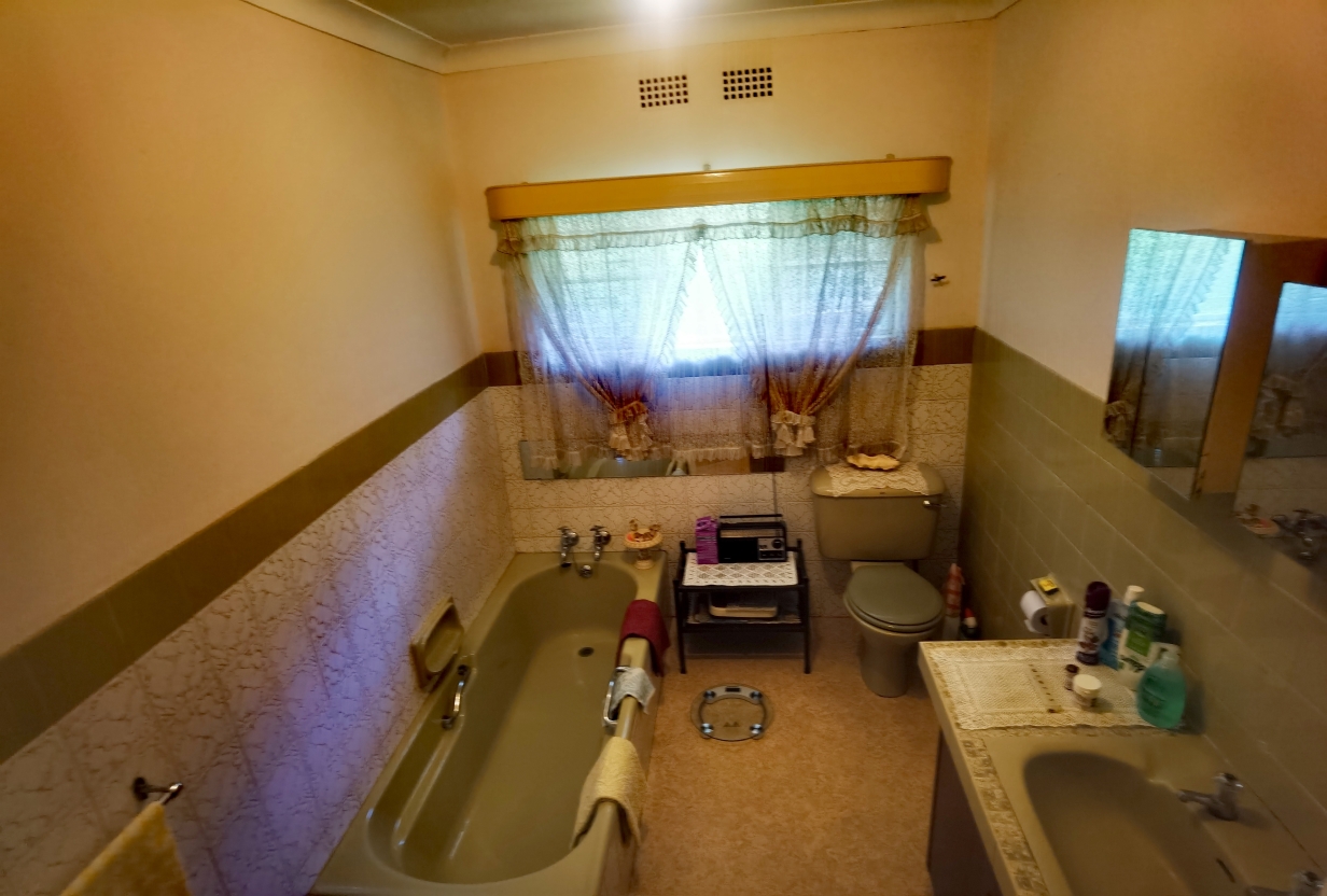 House in Potchefstroom - Bathroom 2.jpg
