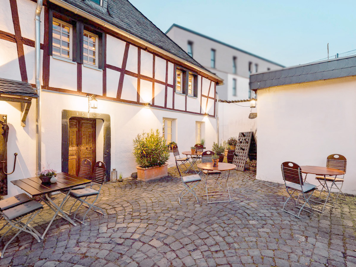 Haus in Neuwied (Kreis) - Eingangsbereich und Innenhof