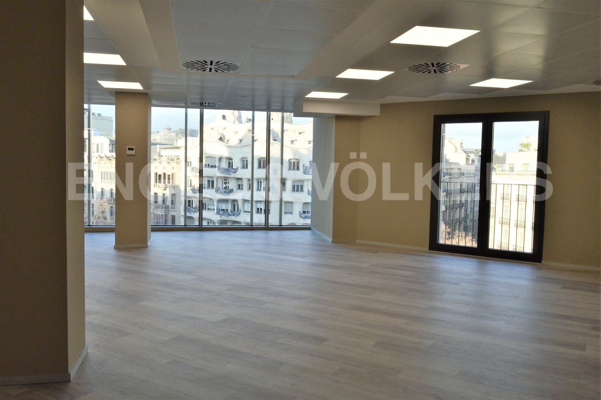 Alquiler oficina 282 m2 en pleno corazón del Paseo de Gracia.