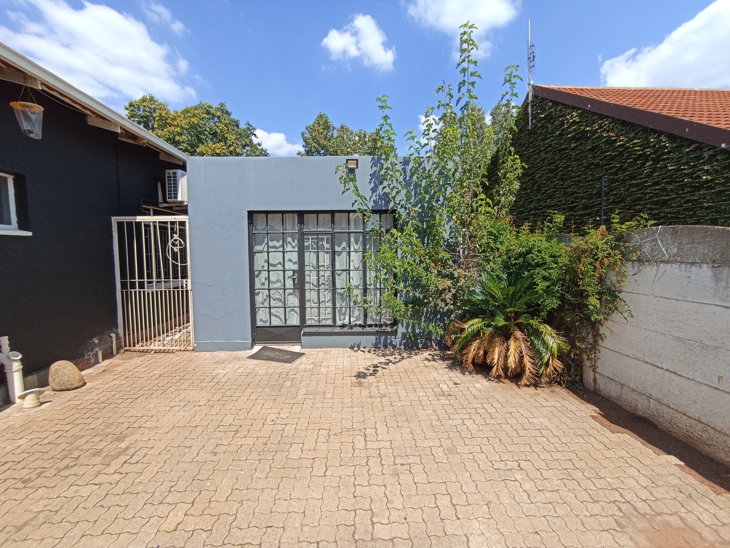 House in Potchefstroom Central - Front view flatlet