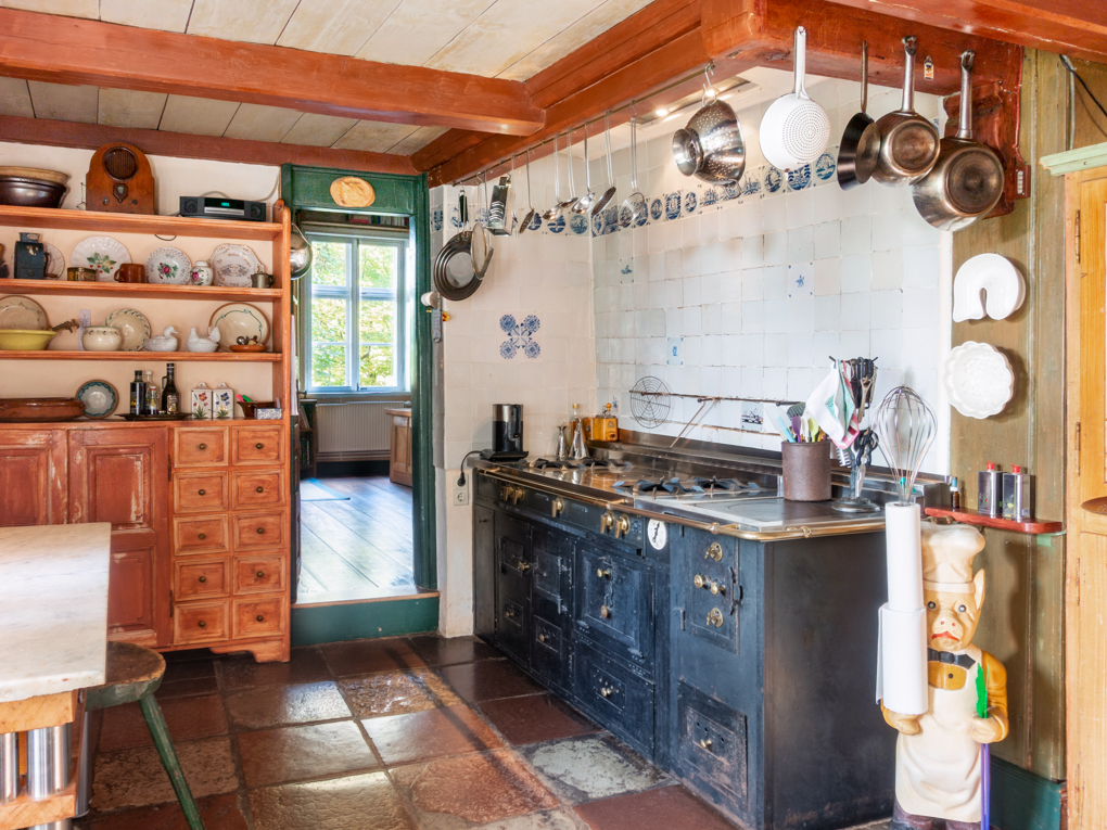 Haus in Bahrenfleth - Küche mit traditioneller Küchenhexe