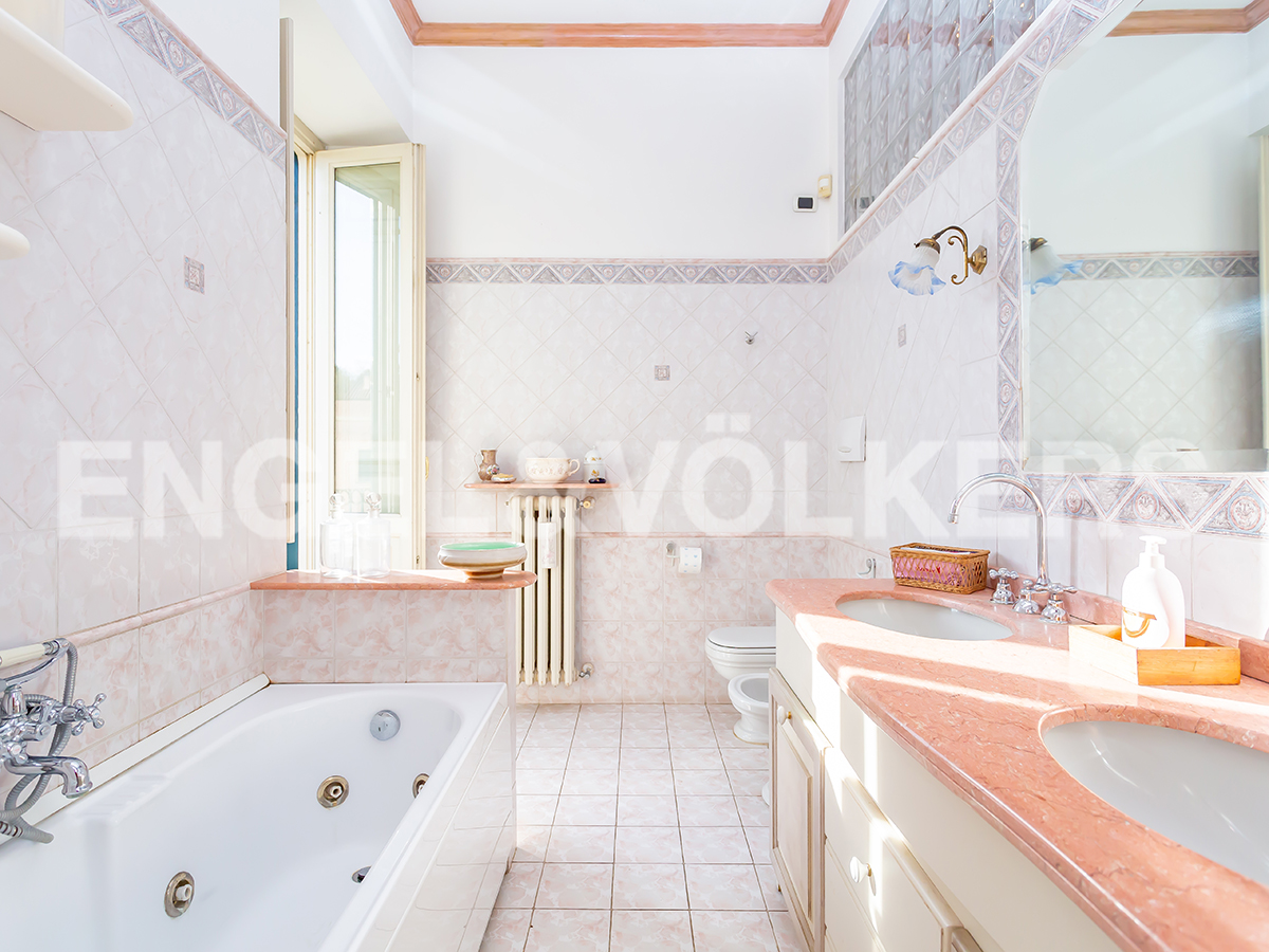House in Castelli Romani - en-suite bathroom