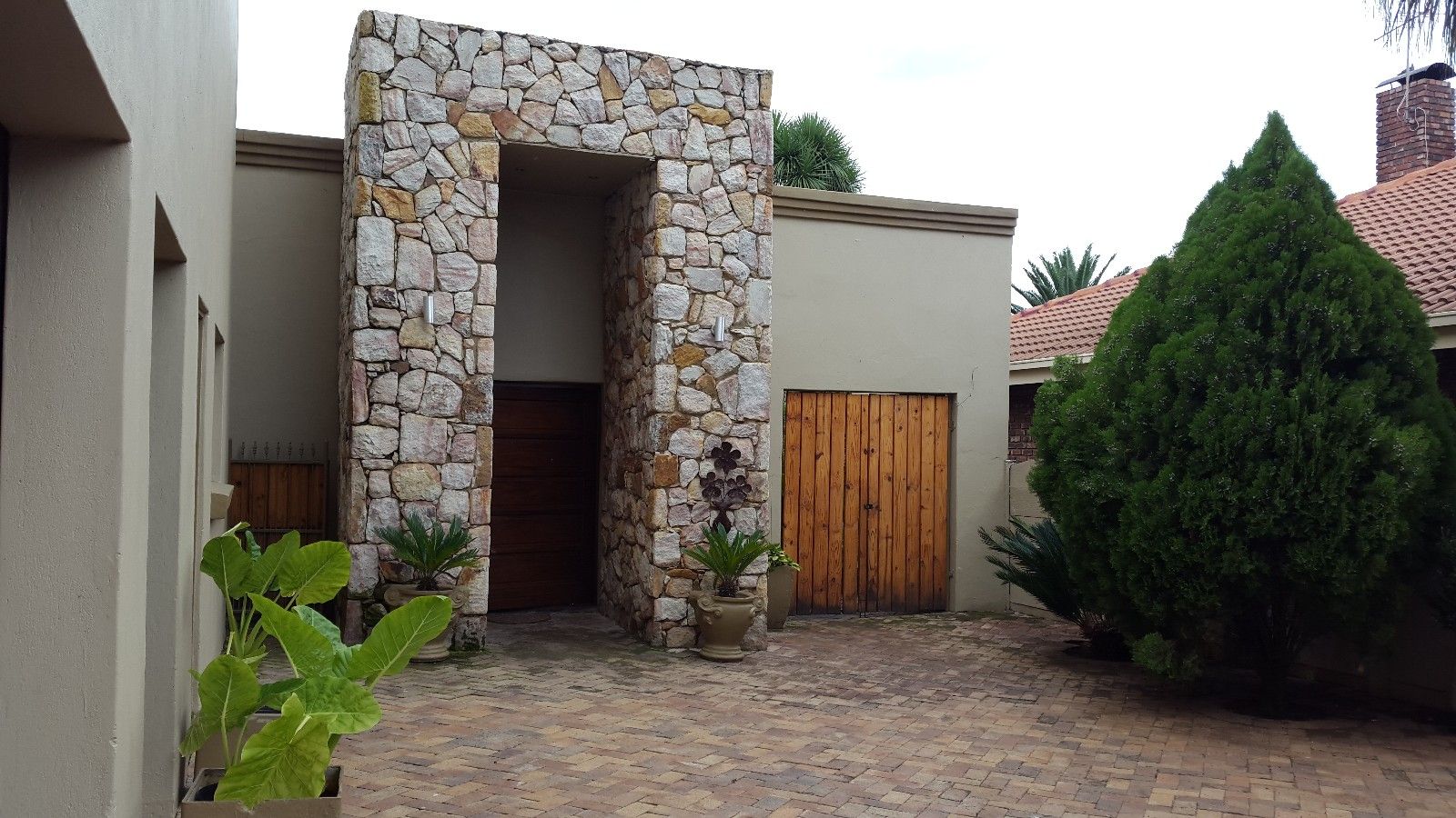 House in Potchefstroom Central - 20170208_142456.jpg