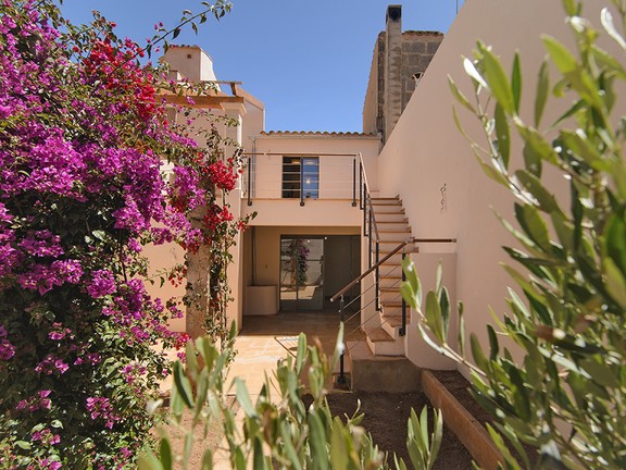 Casa de pueblo mediterránea con patio en Llucmajor