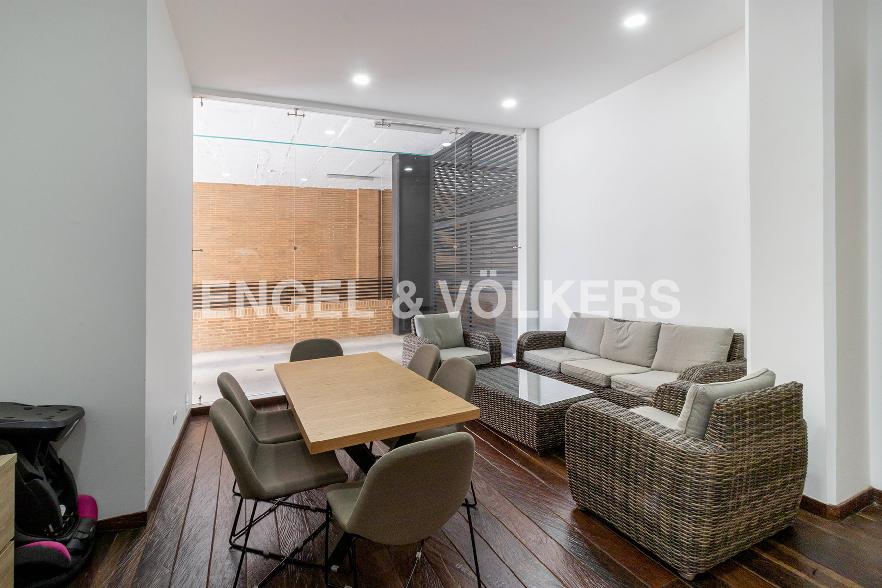 Apartamento con balcón para venta como inversion en Chicó Navarra
