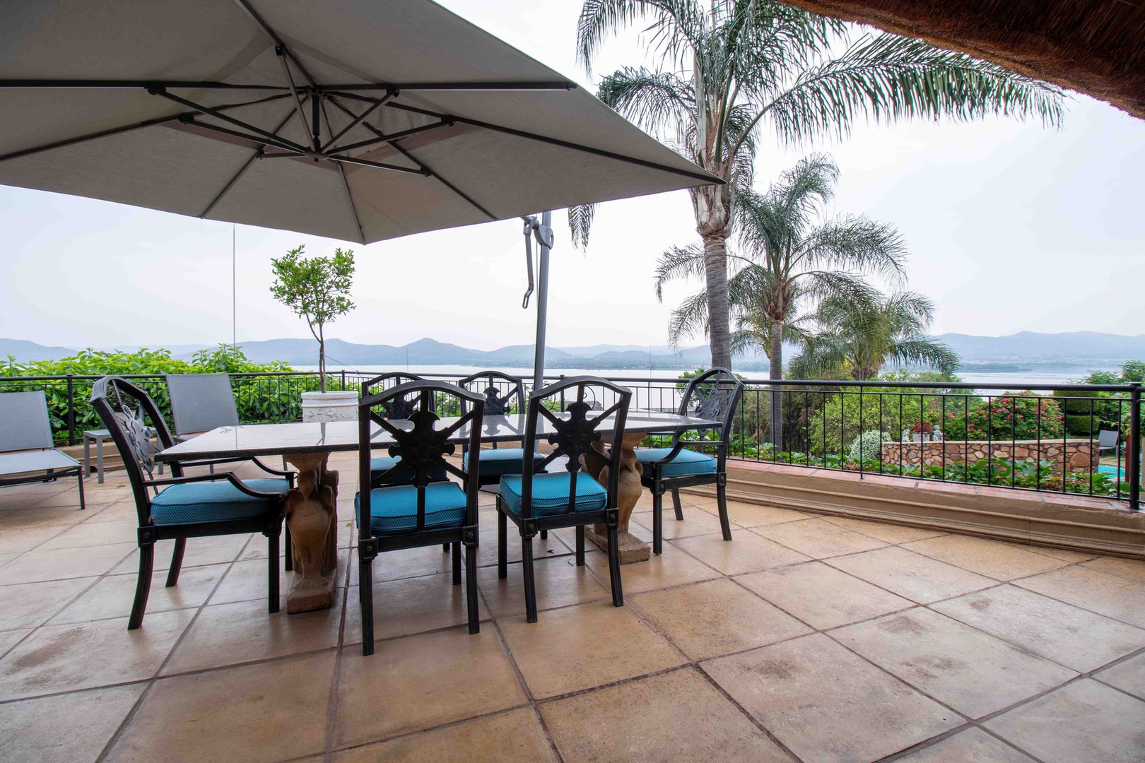 House in Kosmos - * Patio off the entertainment room with breathtaking views over the dam