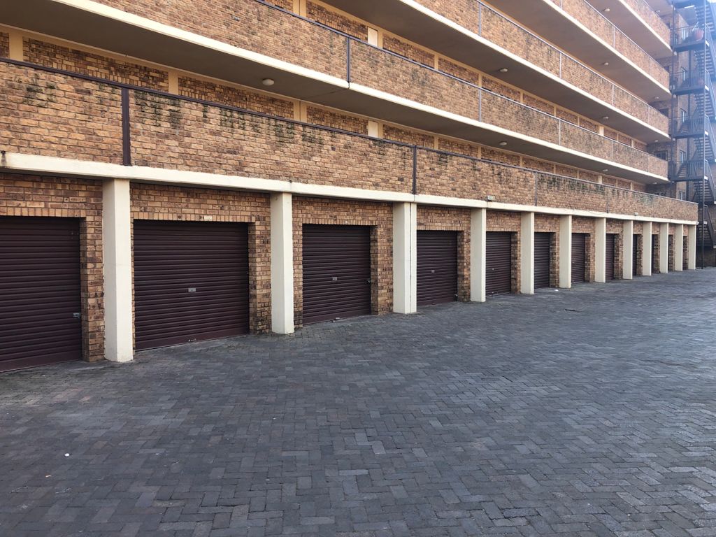 Apartment in Potchefstroom - garage