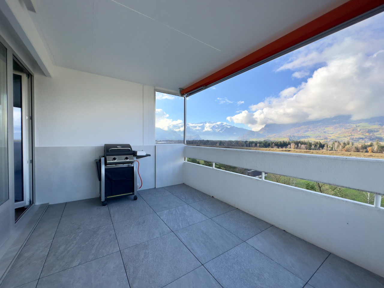 Wohnung in Triesen - West-Balkon mit 12.4 m2 & atemberaubender Fernsicht