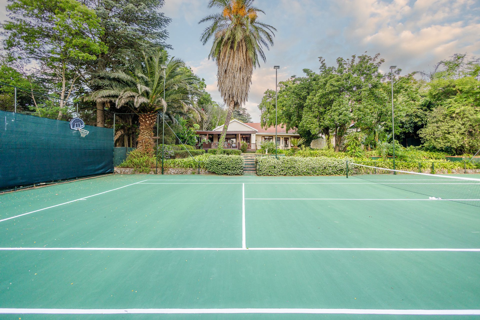 House in Craighall Park - Tennis Court