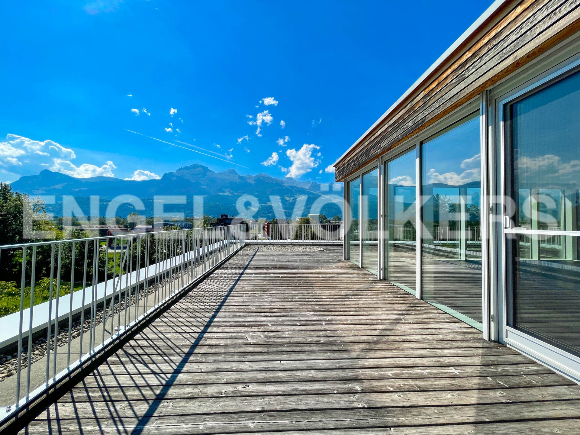 Wohnung in Triesen - 97 m2 Dachterrasse für atemberaubende 360° Rundumsicht