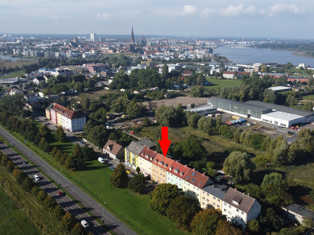 Investment / Wohn- und Geschäftshäuser in Rostock - Luftbild Richtung Stadtzentrum
