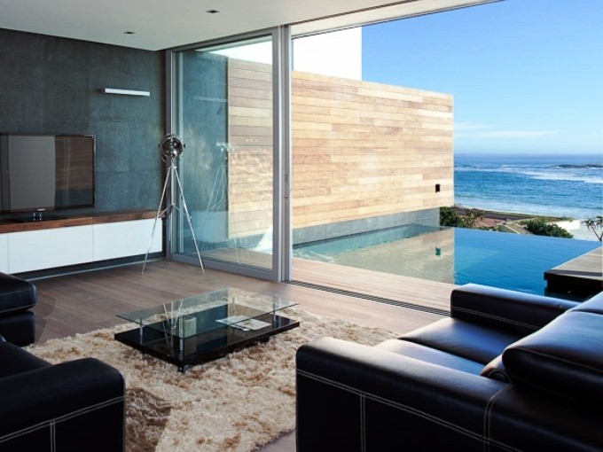 Apartment in Camps Bay - Lounge Leading Onto Pool Deck