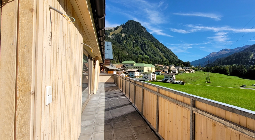 Investment / Wohn- und Geschäftshäuser in Wald am Arlberg - Sonnenbalkone mit schöner Ausrichtung