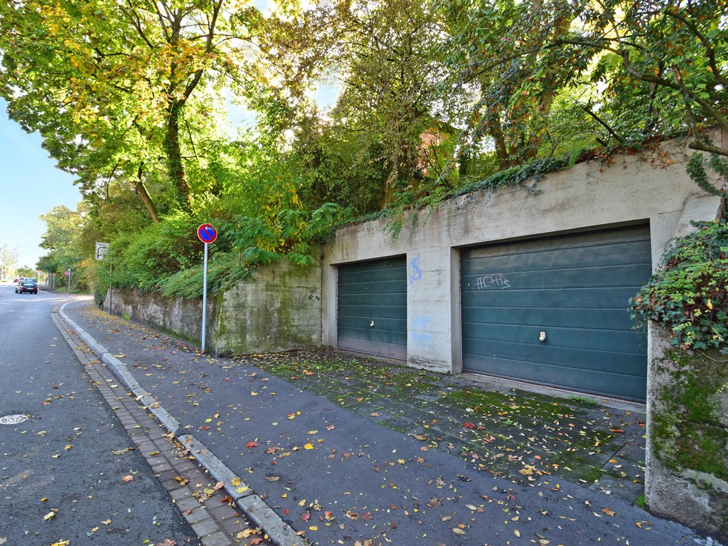 Grundstück in Aschaffenburg Stadt - Zwei Garagen könnten integriert werden