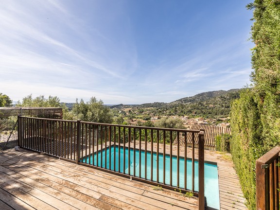 Casa de pueblo con terraza y piscina en Alaró