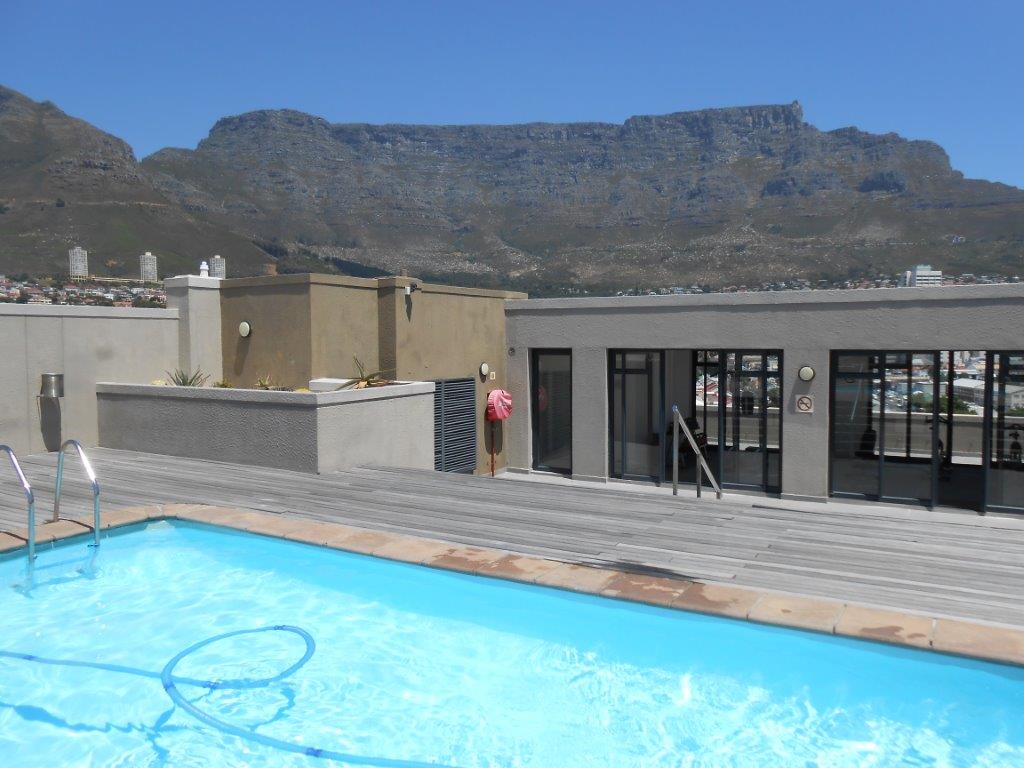 Apartment in Cape Town City Centre - Roof top pool