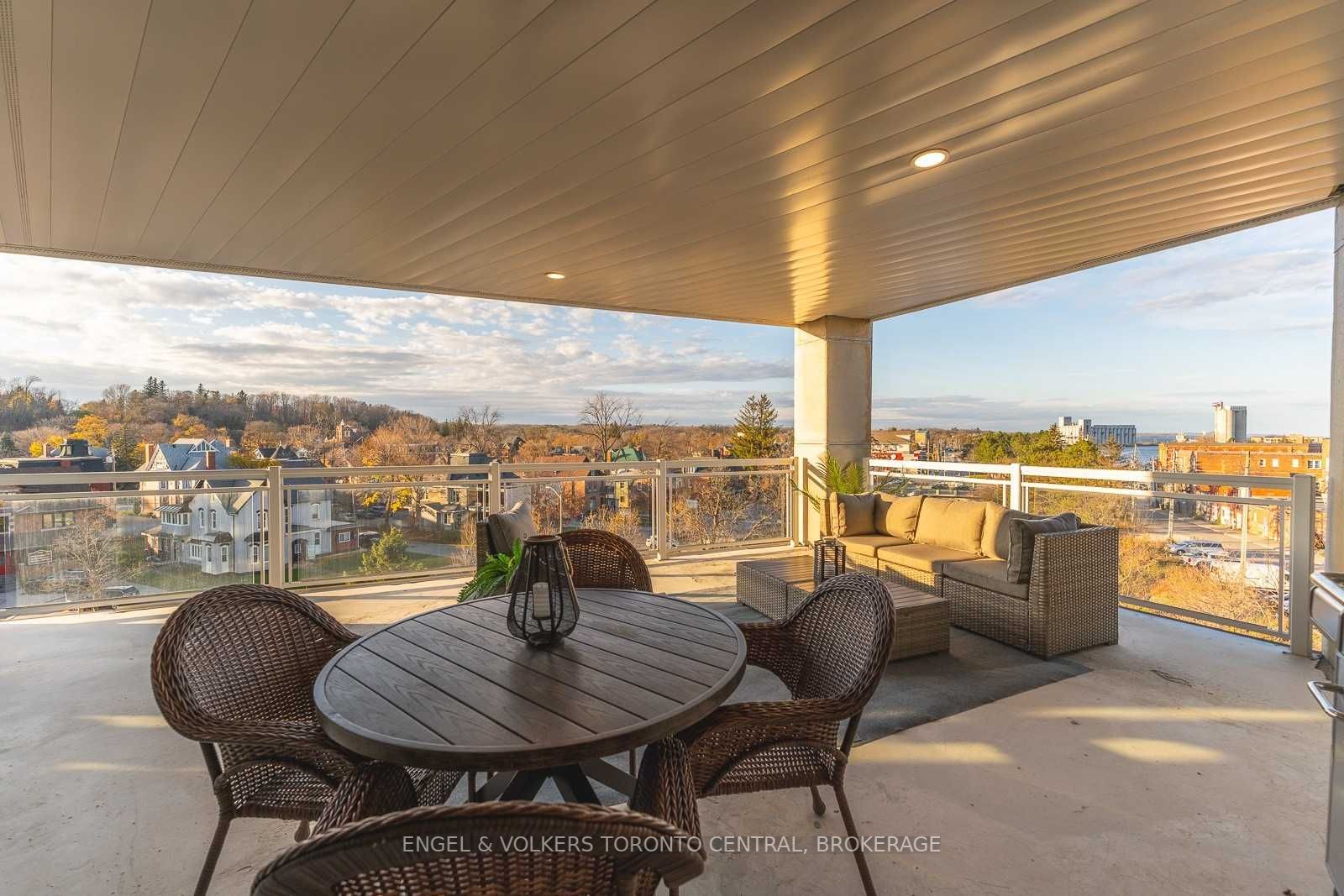 Exquisit Riverside Condo with views of Georgian Bay