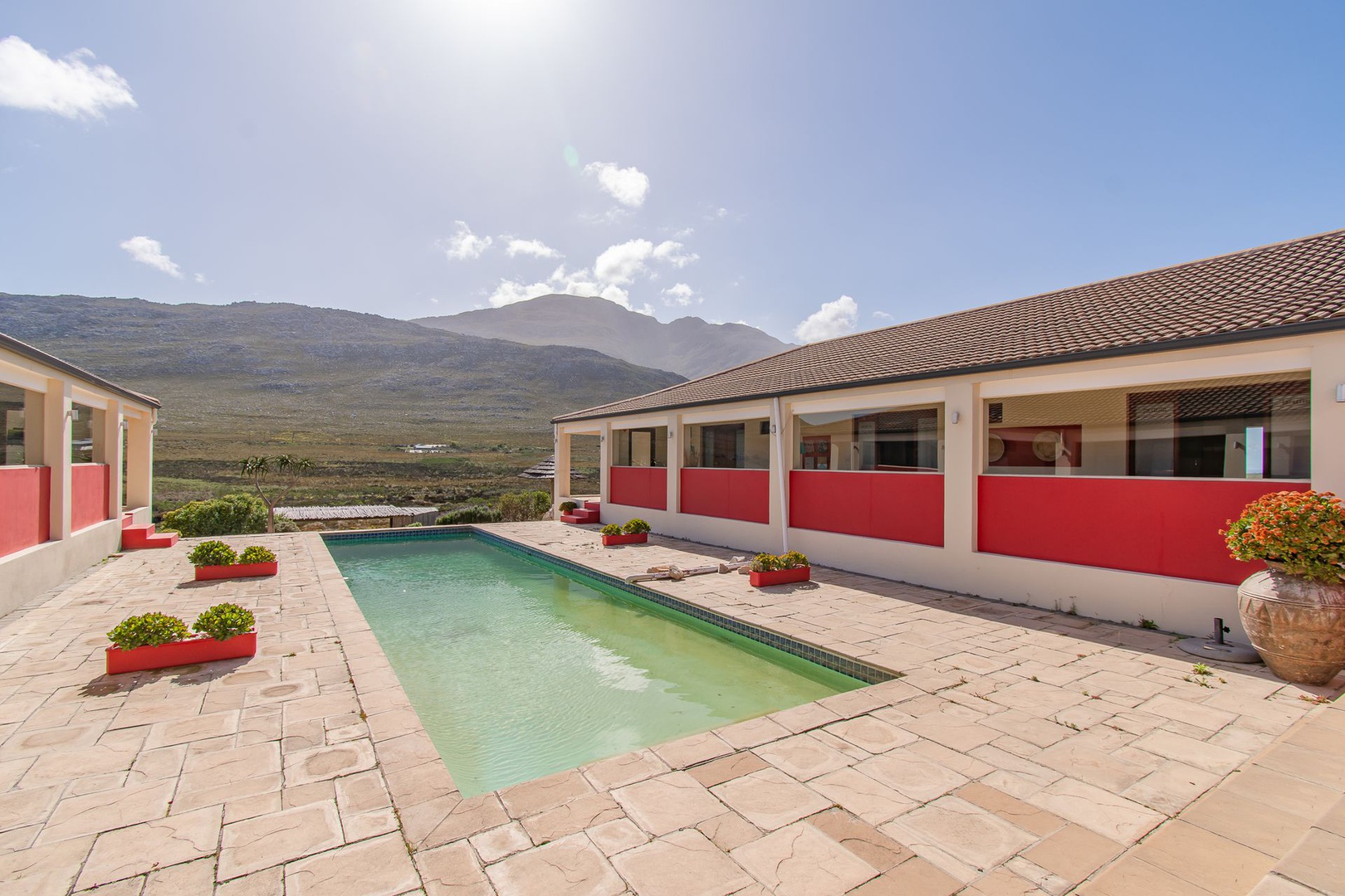 House in Pringle Bay Rural - Laze around the pool or enjoy a leisurely swim while taking in the views