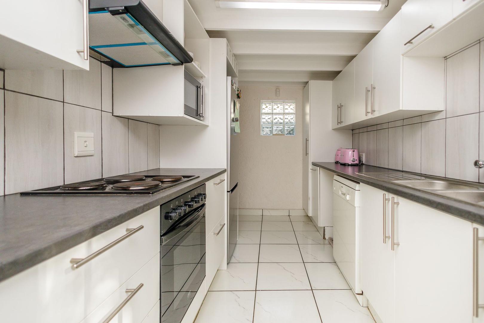 House in Craighall Park - Cottage Kitchen