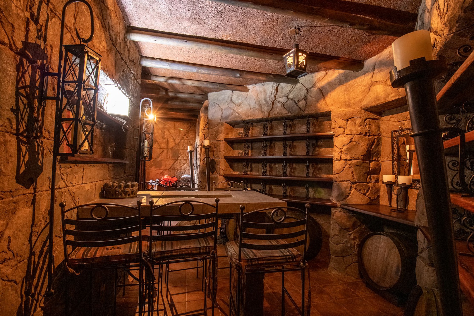 House in Kosmos - Wine connoisseurs will love the wine cellar - perfect for wine storage