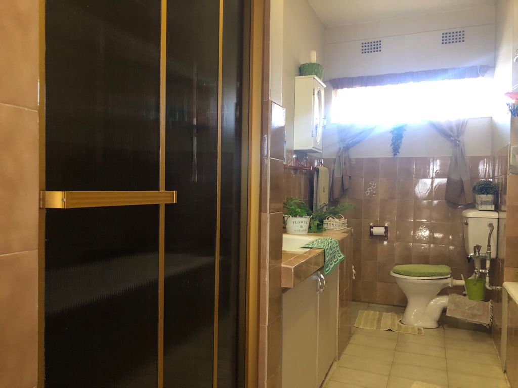 Apartment in Potchefstroom - bathroom2.1