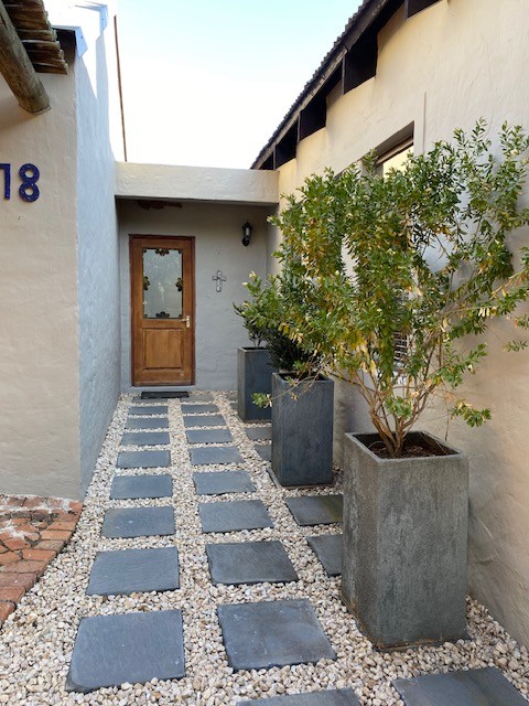 House in The Coves - FRONT DOOR ENTRANCE