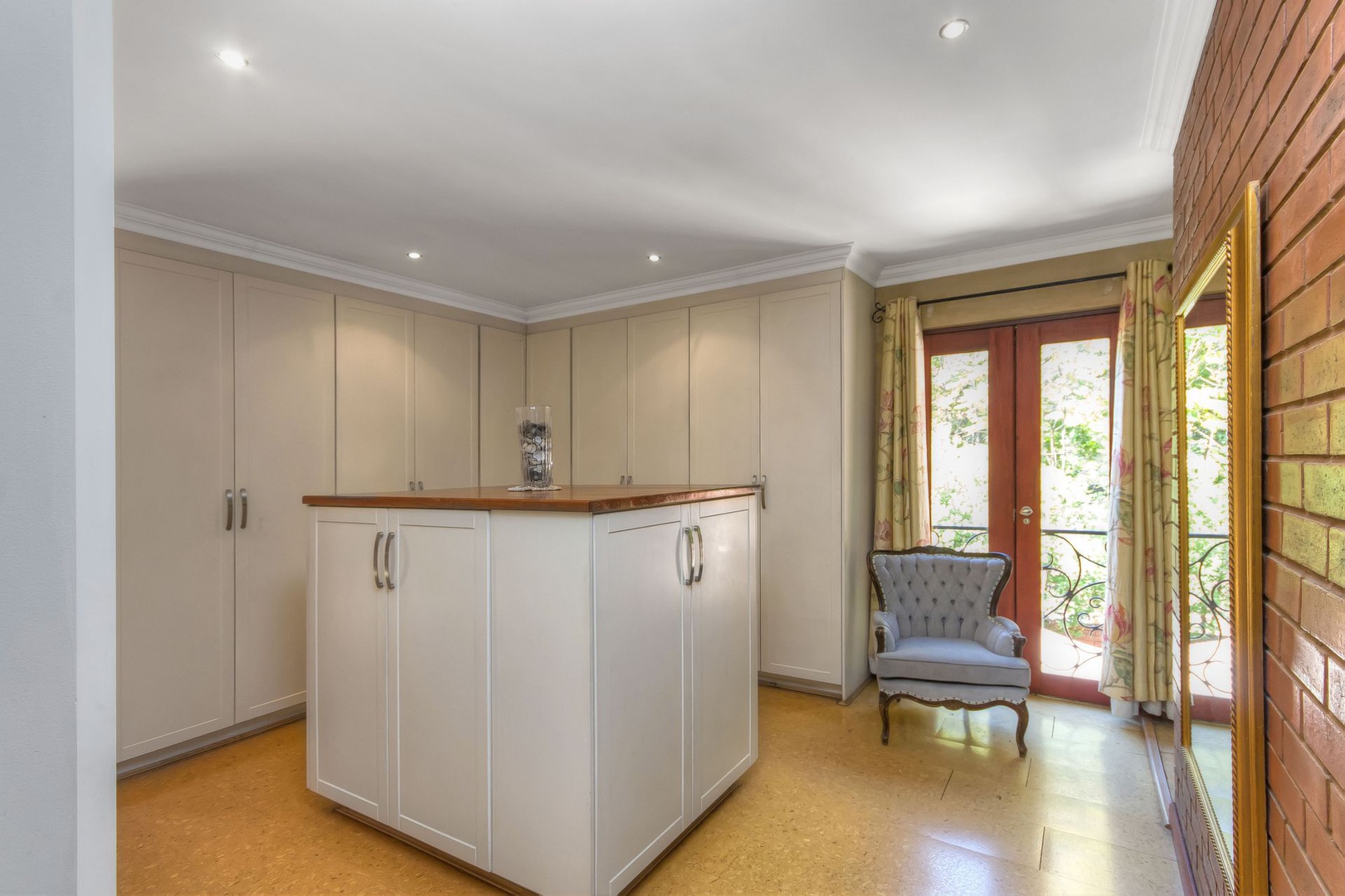 House in Craighall - Walk in Closet