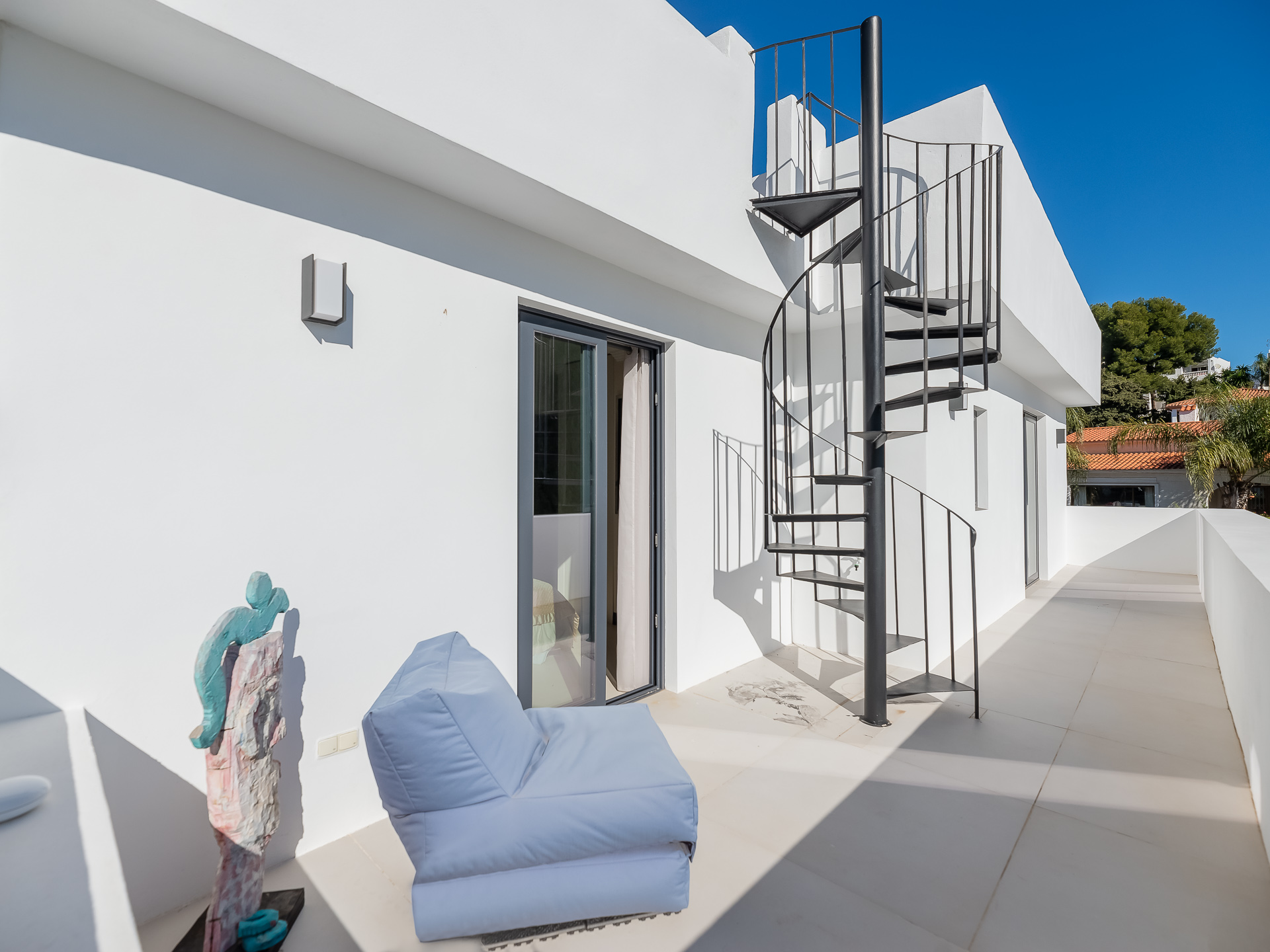 Nueva Andalucia: Moderna Villa en ubicación privilegiada
