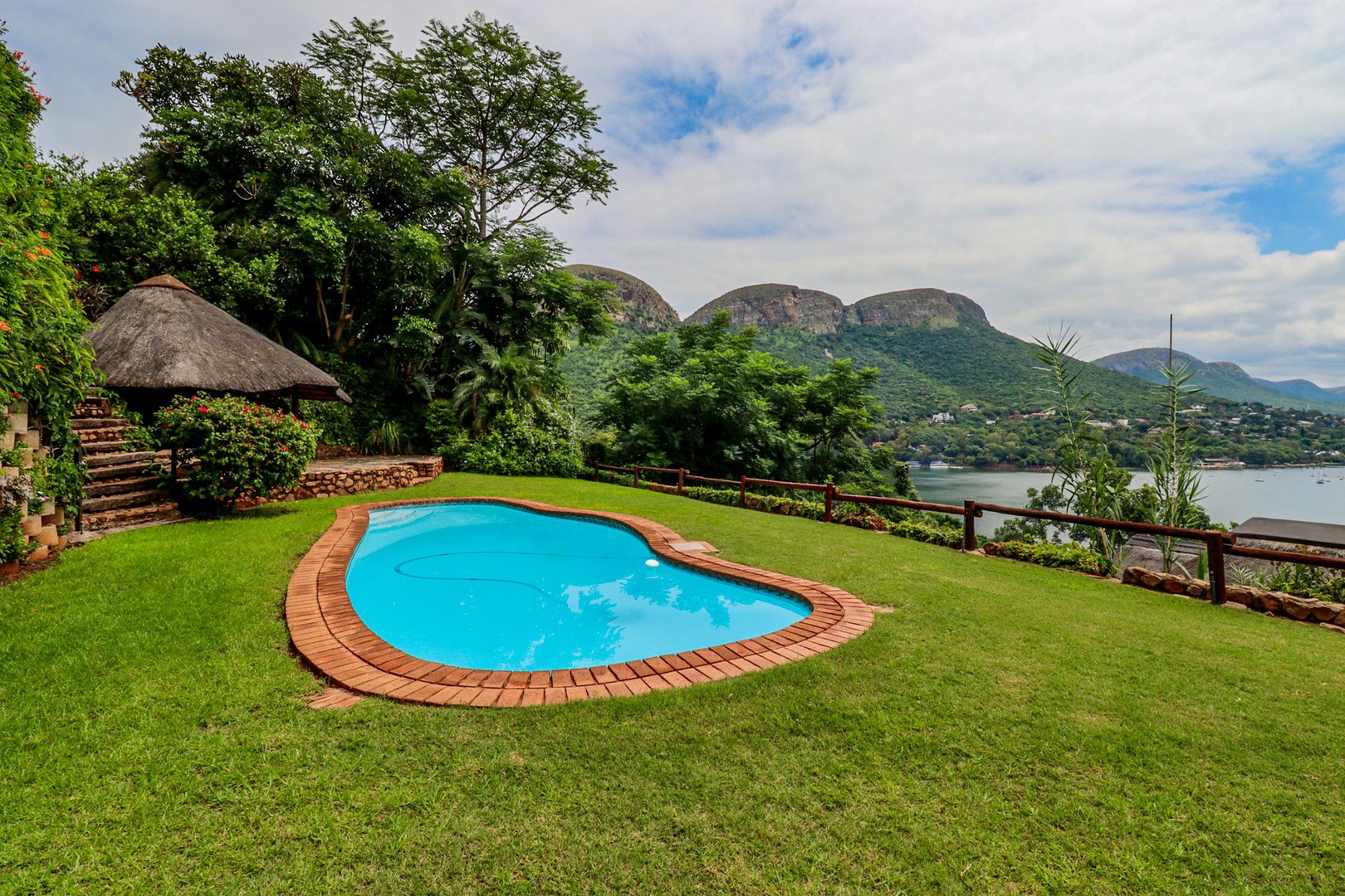 House in Kosmos - Pool and covered lapa have fabulous views over the dam!