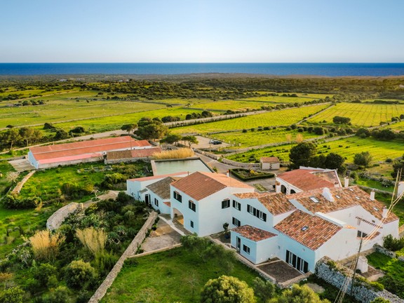 Spectacular finca for sale with a lot of personality