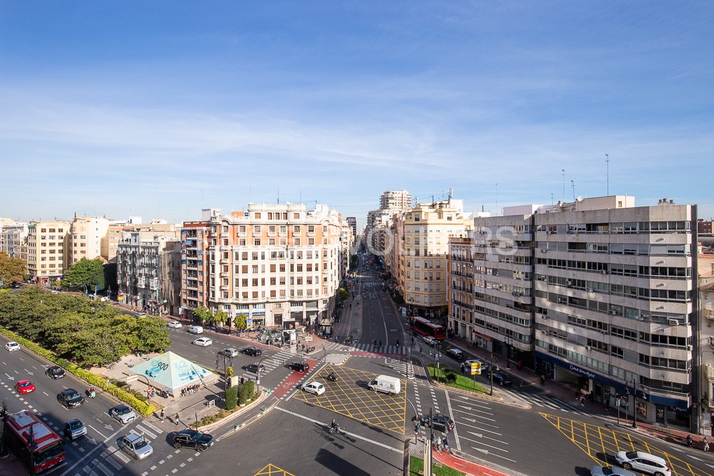Amplia y luminosa vivienda en Plaza España
