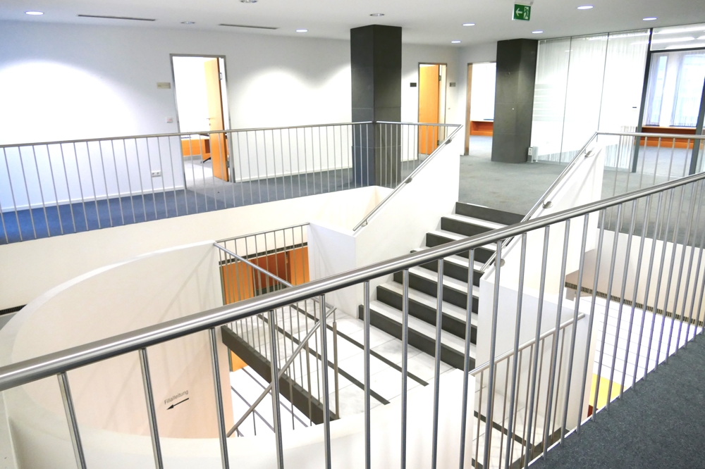 Bürofläche in Hohenems - Modernes Treppenaufgang