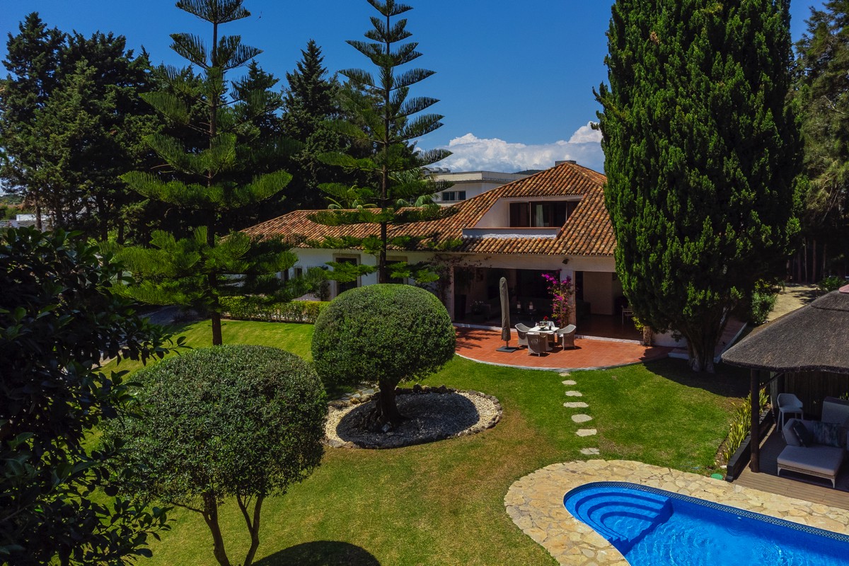 Elegante Villa Andaluza - Kings & Queens - Sotogrande Costa