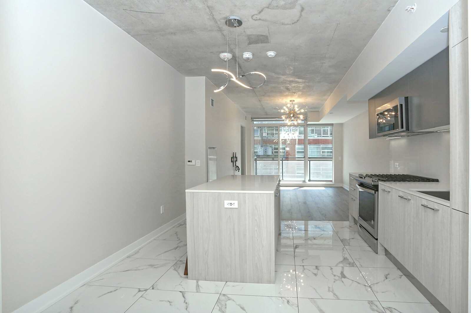 Stylish Boutique Living In The Upper Beaches!