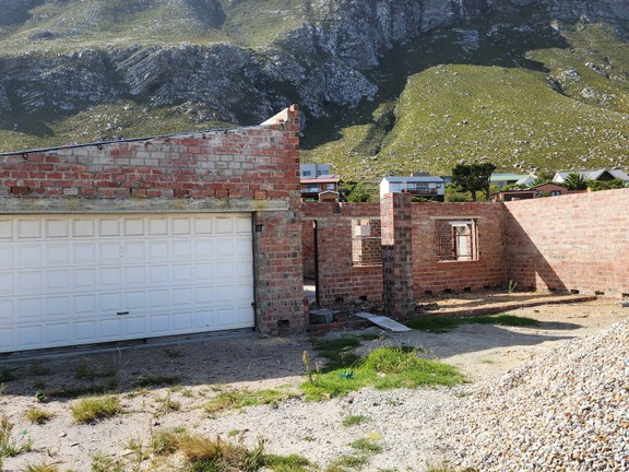 Front view of Property and double Garage, Betty's Bay