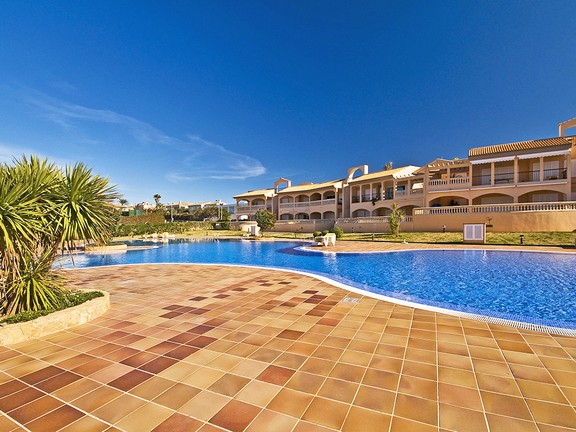 Apartment with community pool in Son Veri